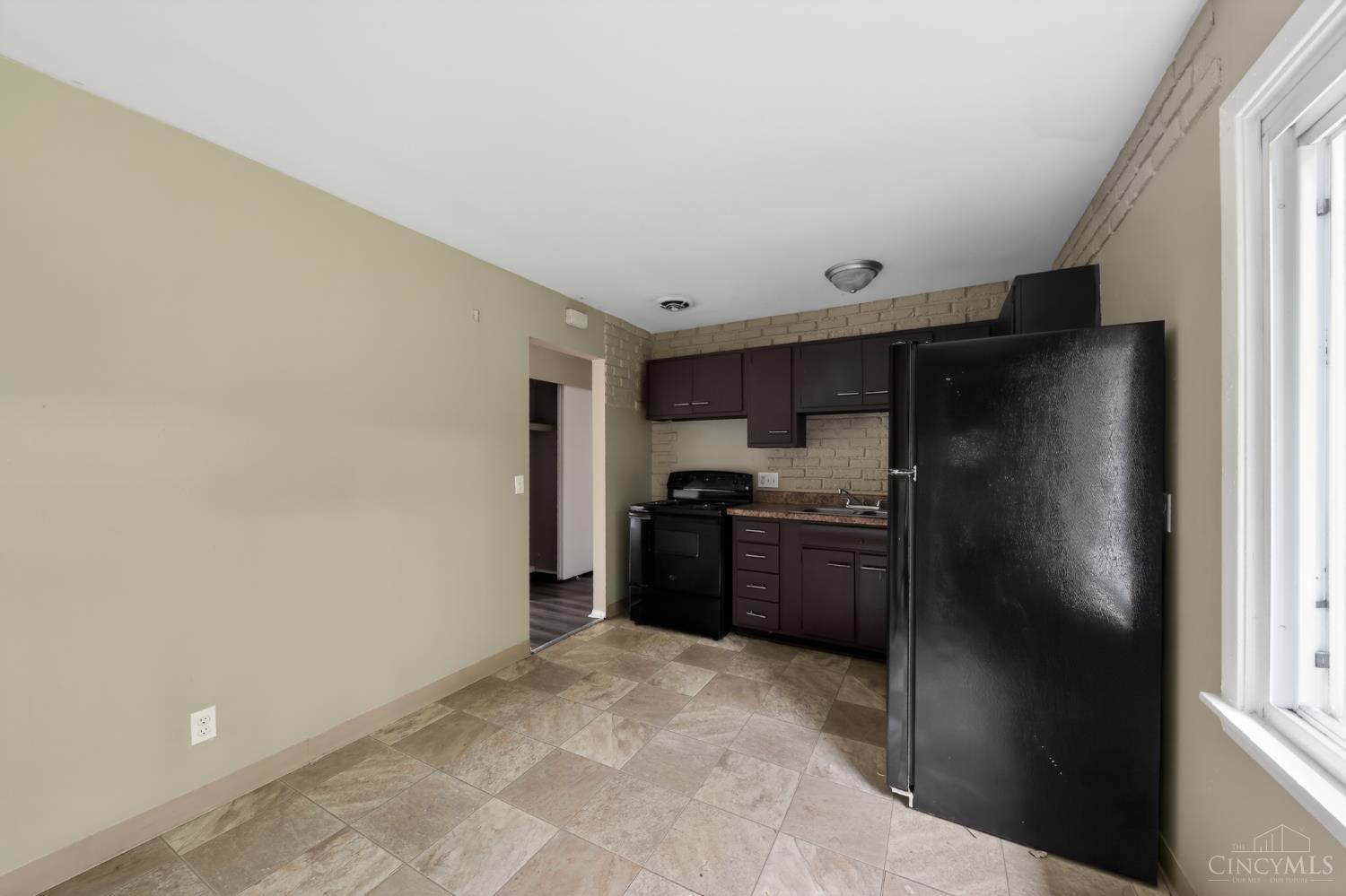 5987 Sunridge Drive Property Photo 14