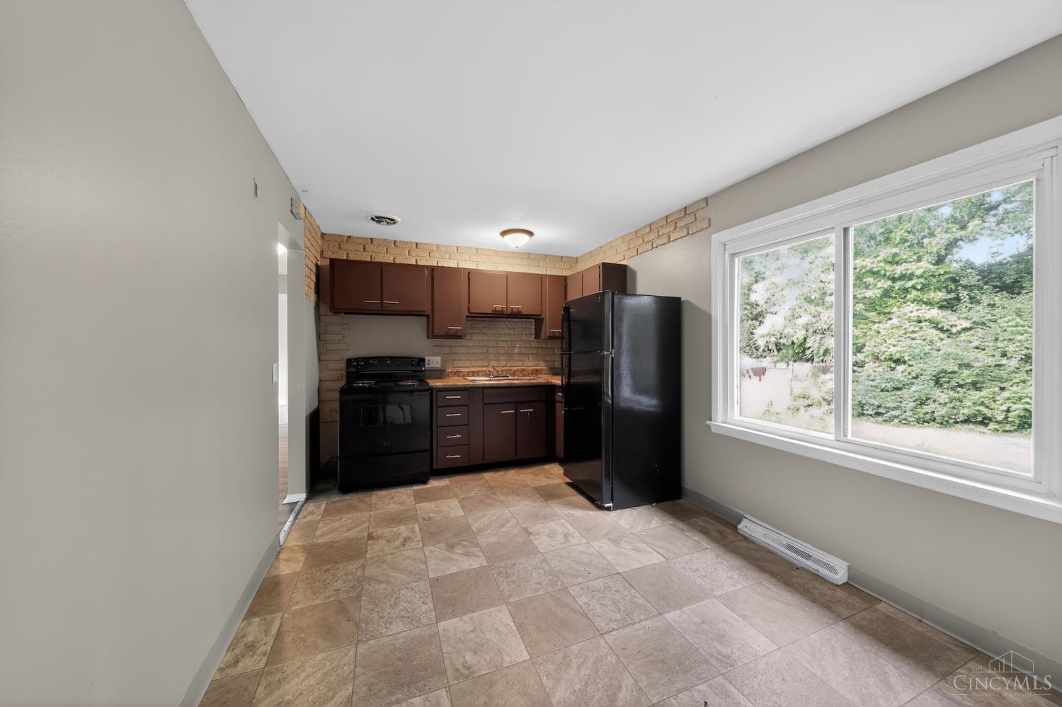 5987 Sunridge Drive Property Photo 17