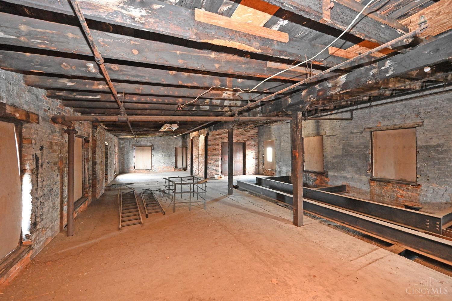 2025 Dunlap Street Property Photo 11