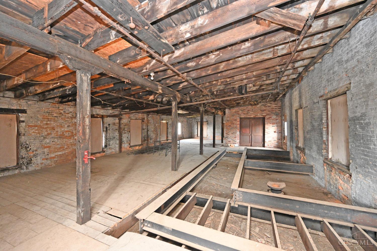 2025 Dunlap Street Property Photo 12