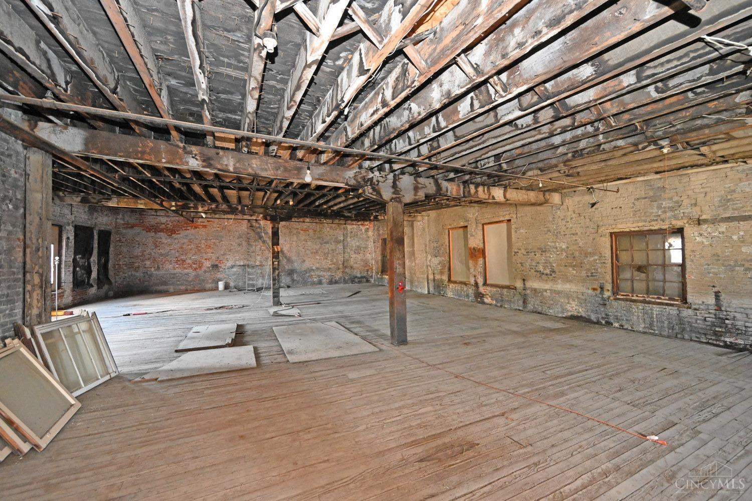 2025 Dunlap Street Property Photo 13