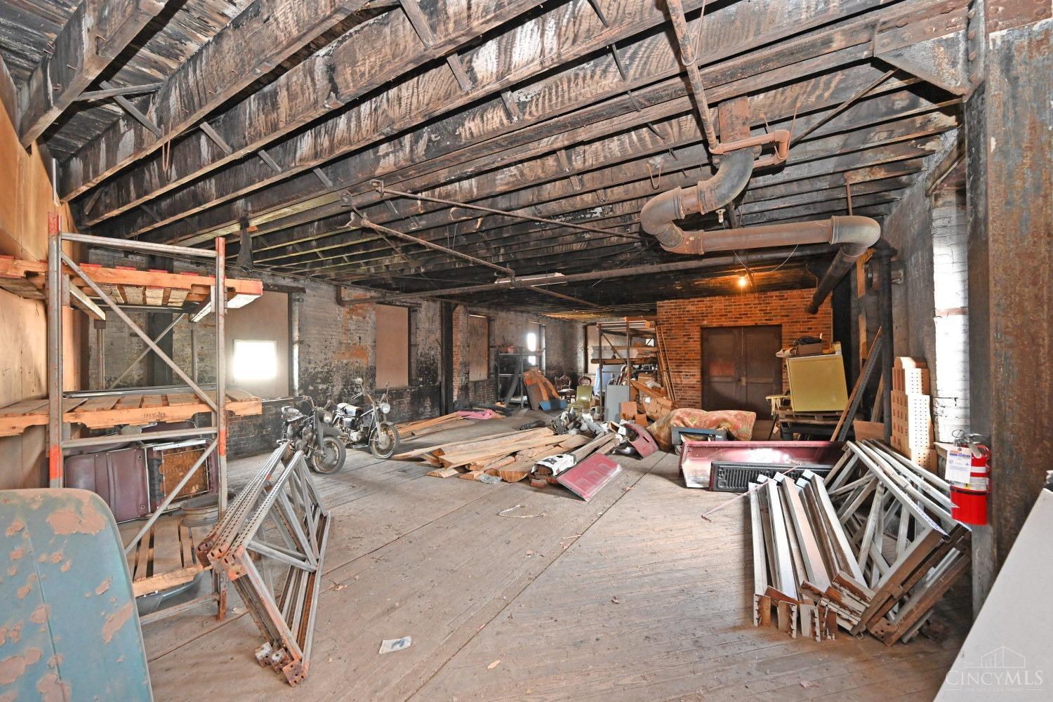 2025 Dunlap Street Property Photo 16