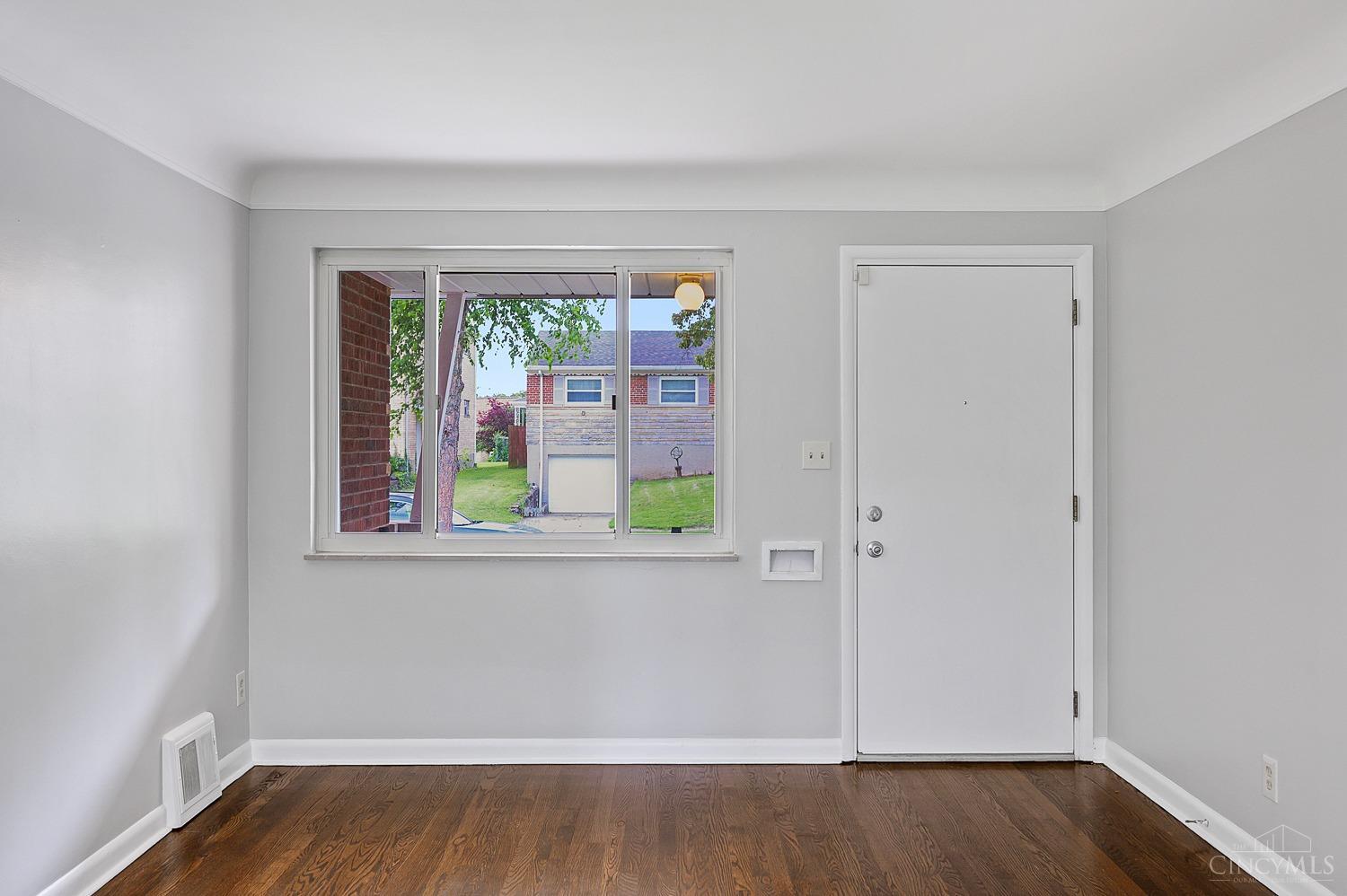 1723 Tuxworth Avenue Property Photo 6