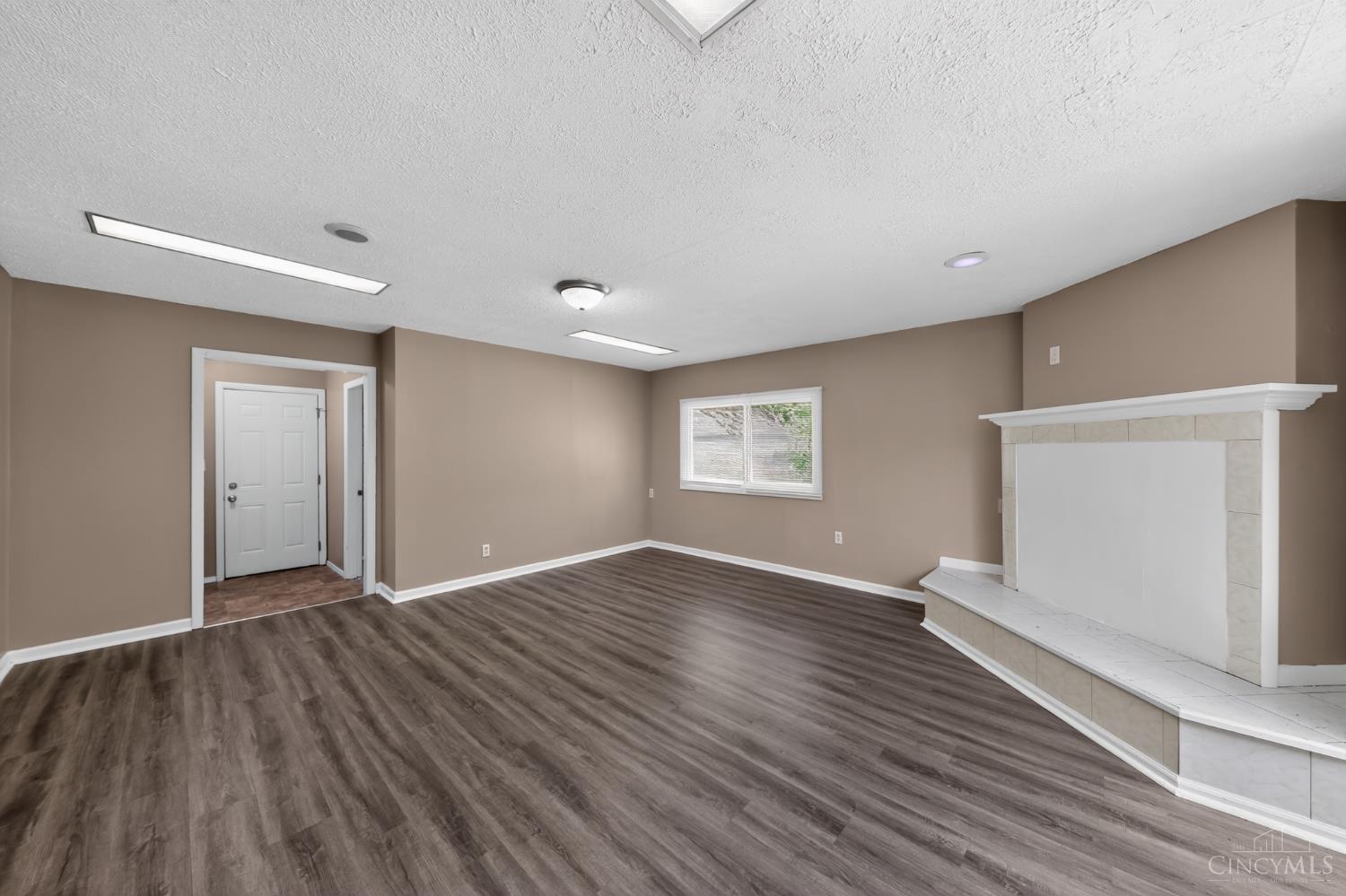 8769 Zodiac Drive Property Photo 8
