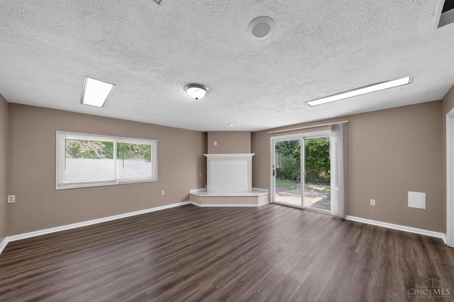 8769 Zodiac Drive Property Photo 11