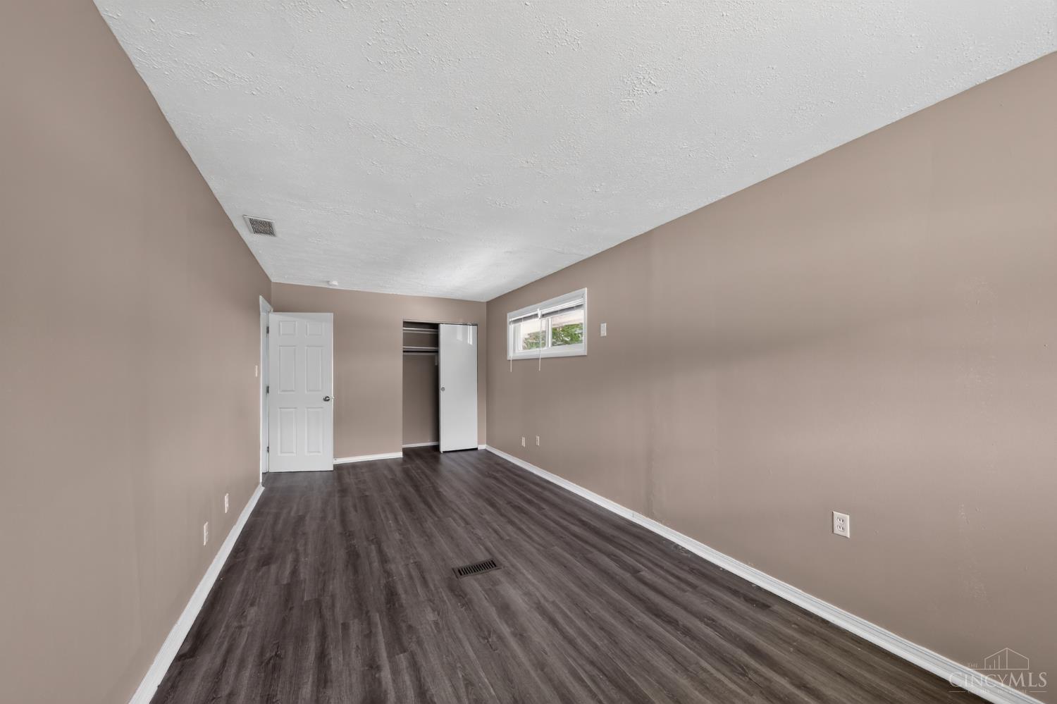 8769 Zodiac Drive Property Photo 16