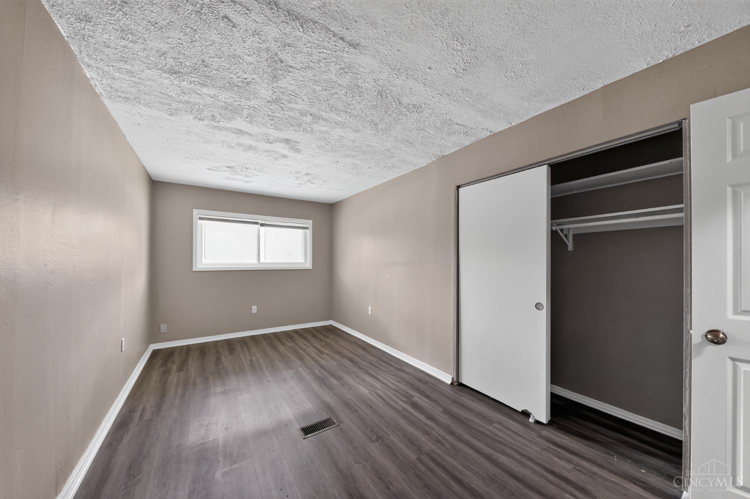 8769 Zodiac Drive Property Photo 18