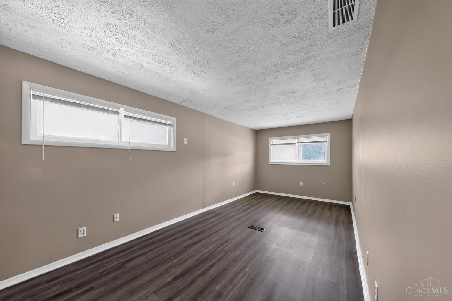 8769 Zodiac Drive Property Photo 19