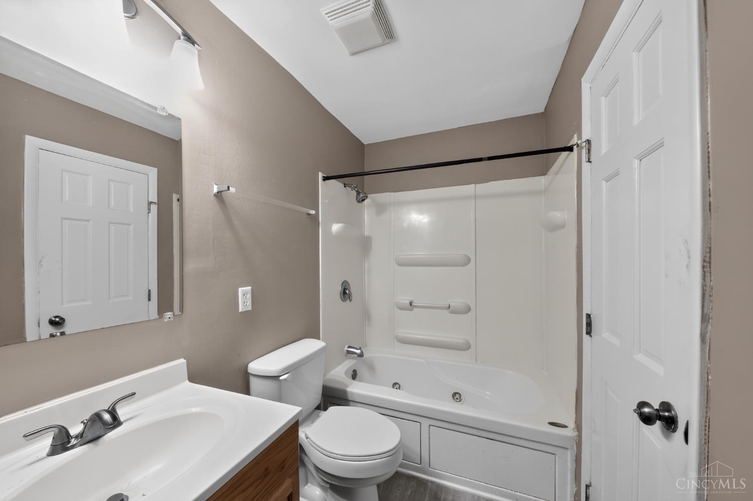 8769 Zodiac Drive Property Photo 21