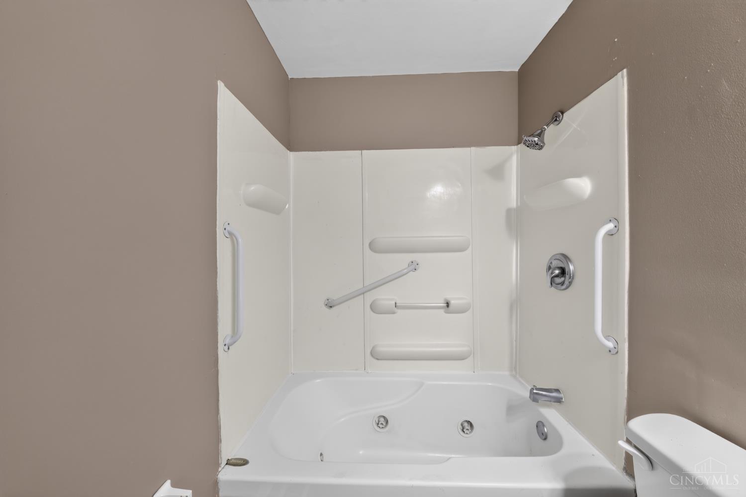 8769 Zodiac Drive Property Photo 23