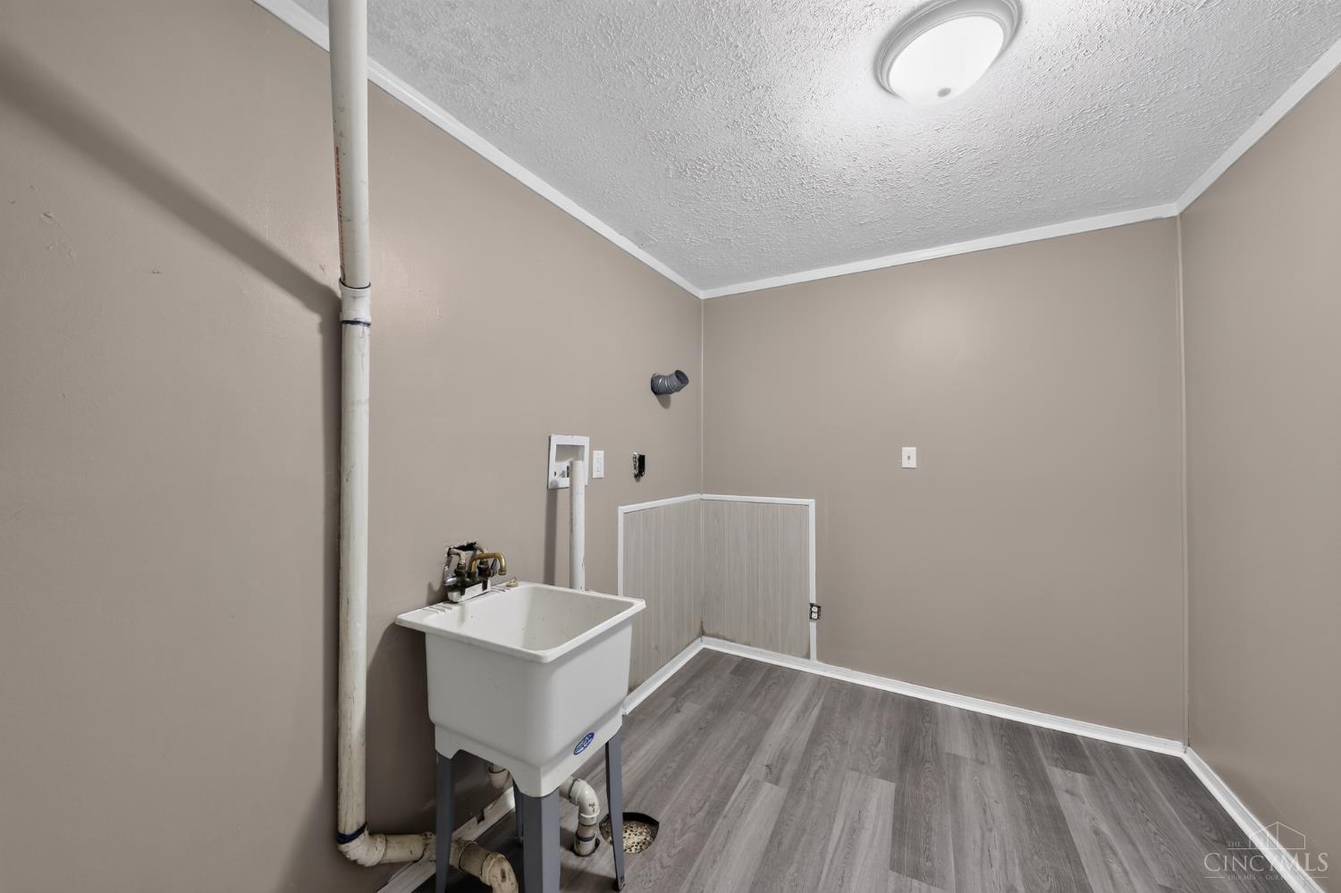 8769 Zodiac Drive Property Photo 26