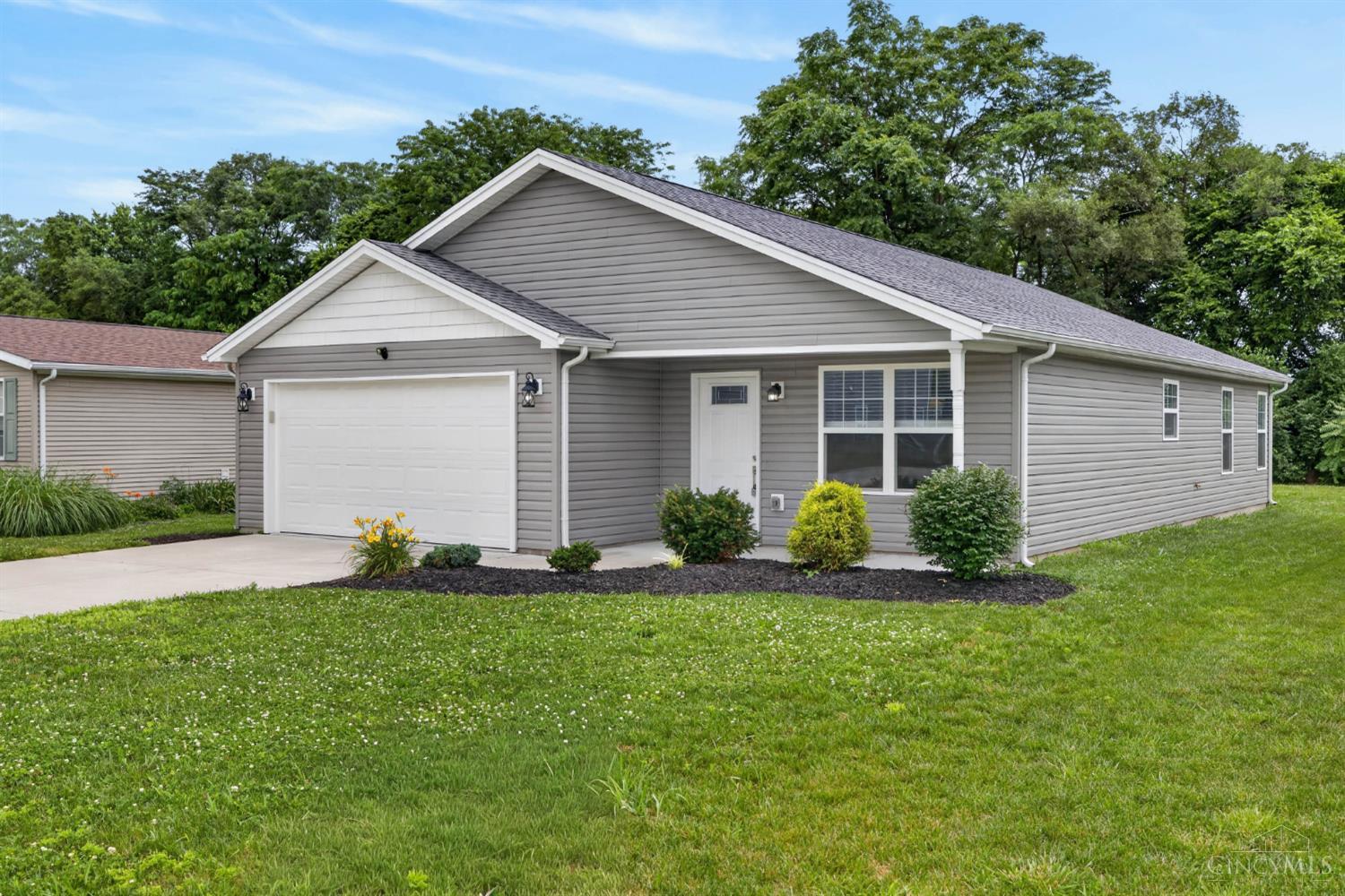 605 Diamond Loop Property Photo 2