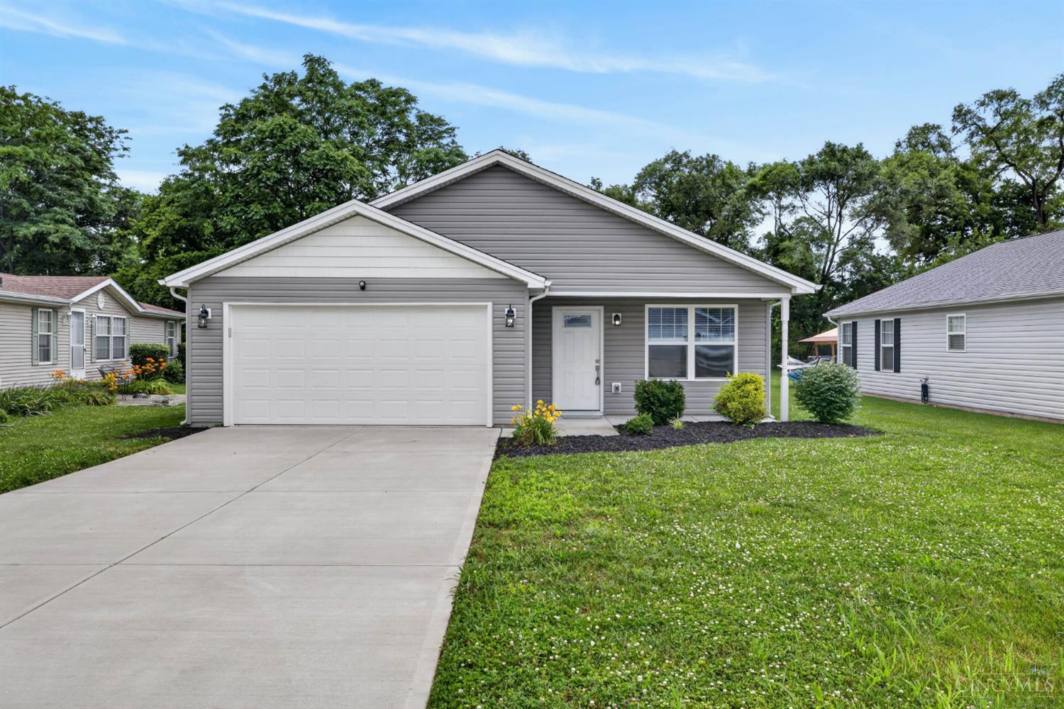 605 Diamond Loop Property Photo 3