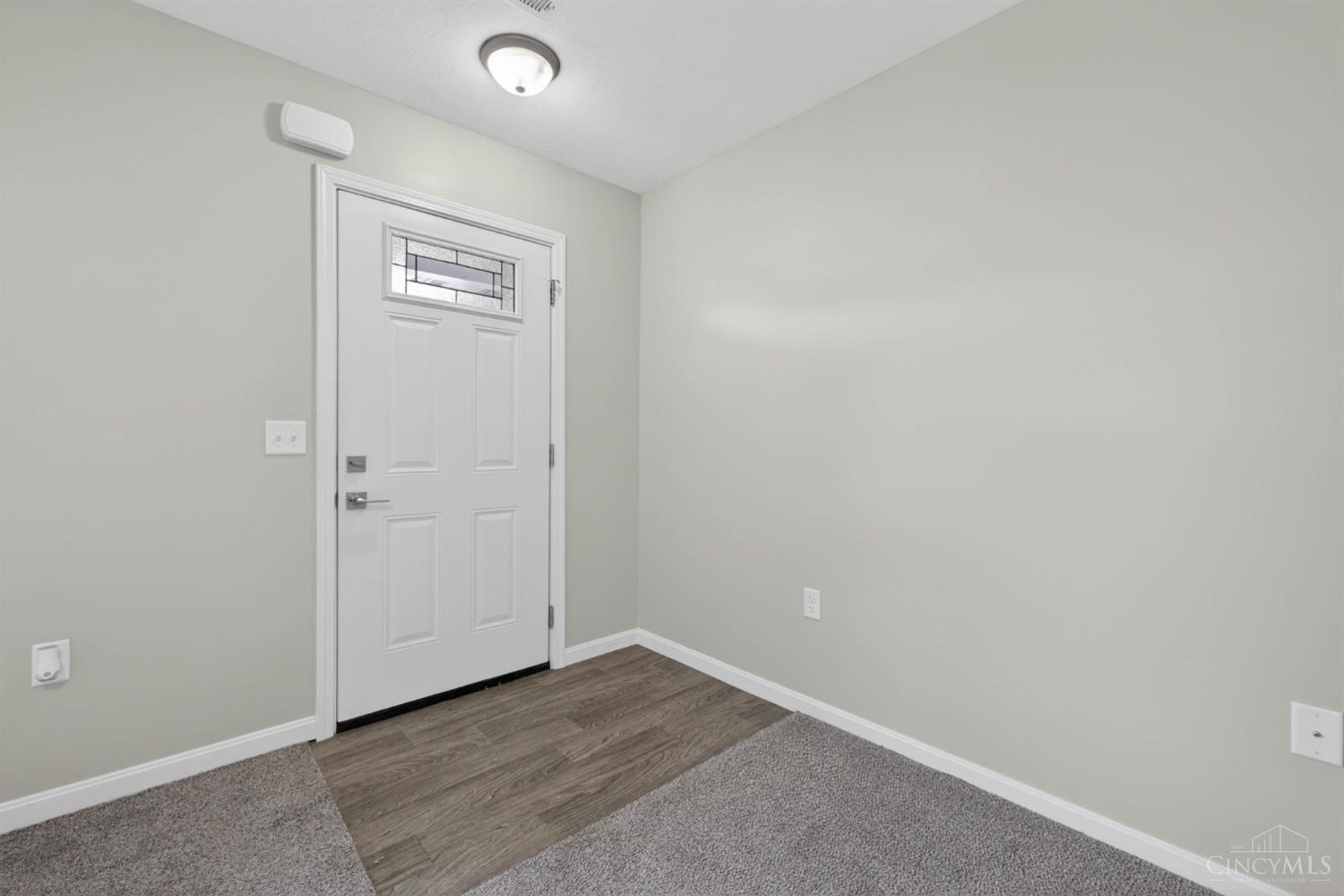 605 Diamond Loop Property Photo 11