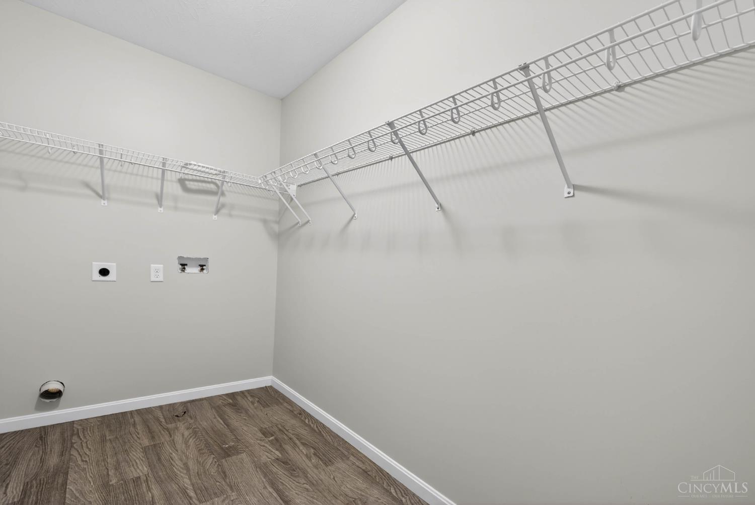 605 Diamond Loop Property Photo 26