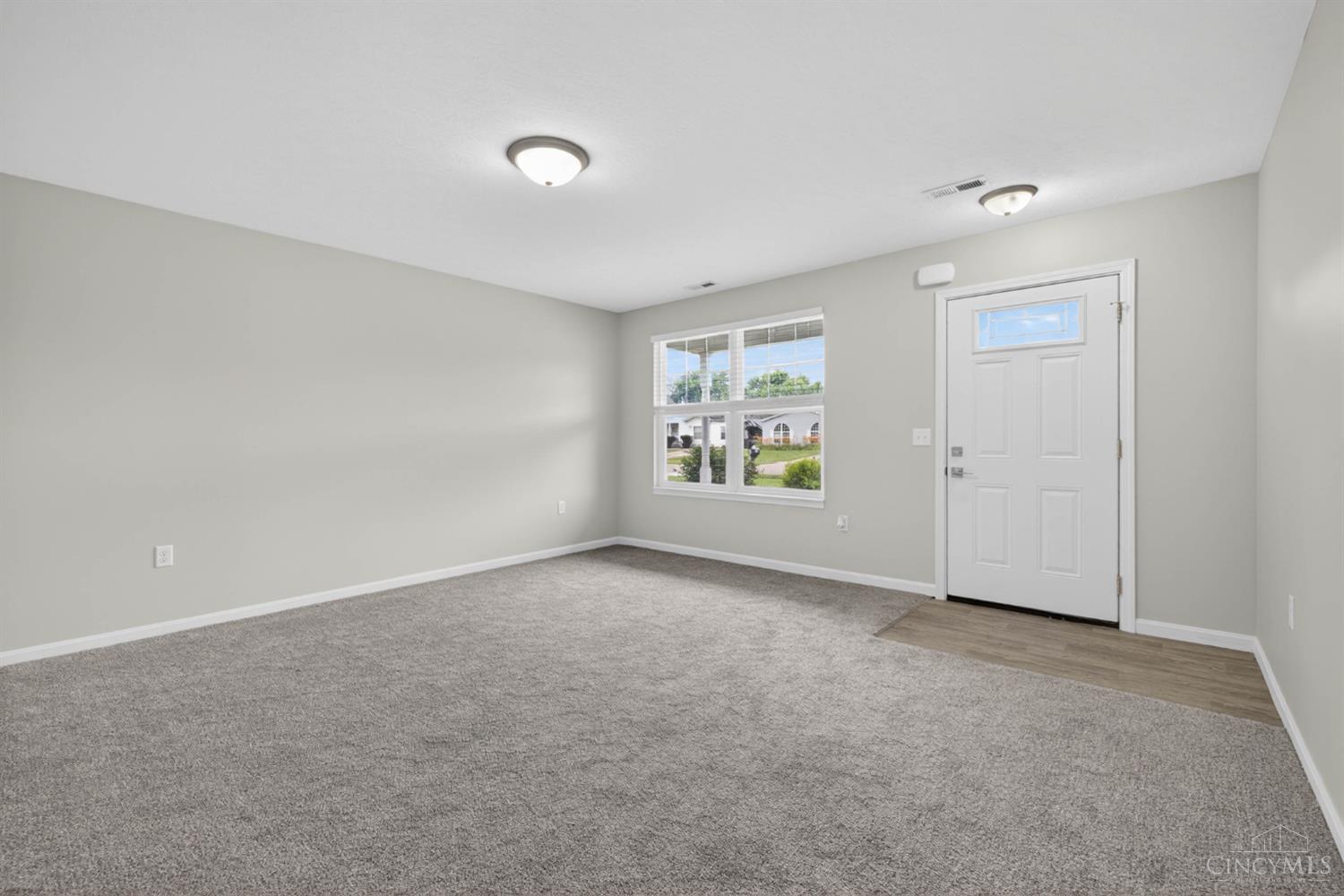 605 Diamond Loop Property Photo 31