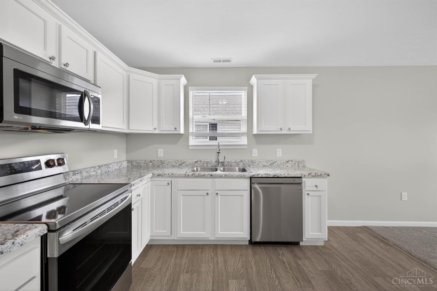 605 Diamond Loop Property Photo 32