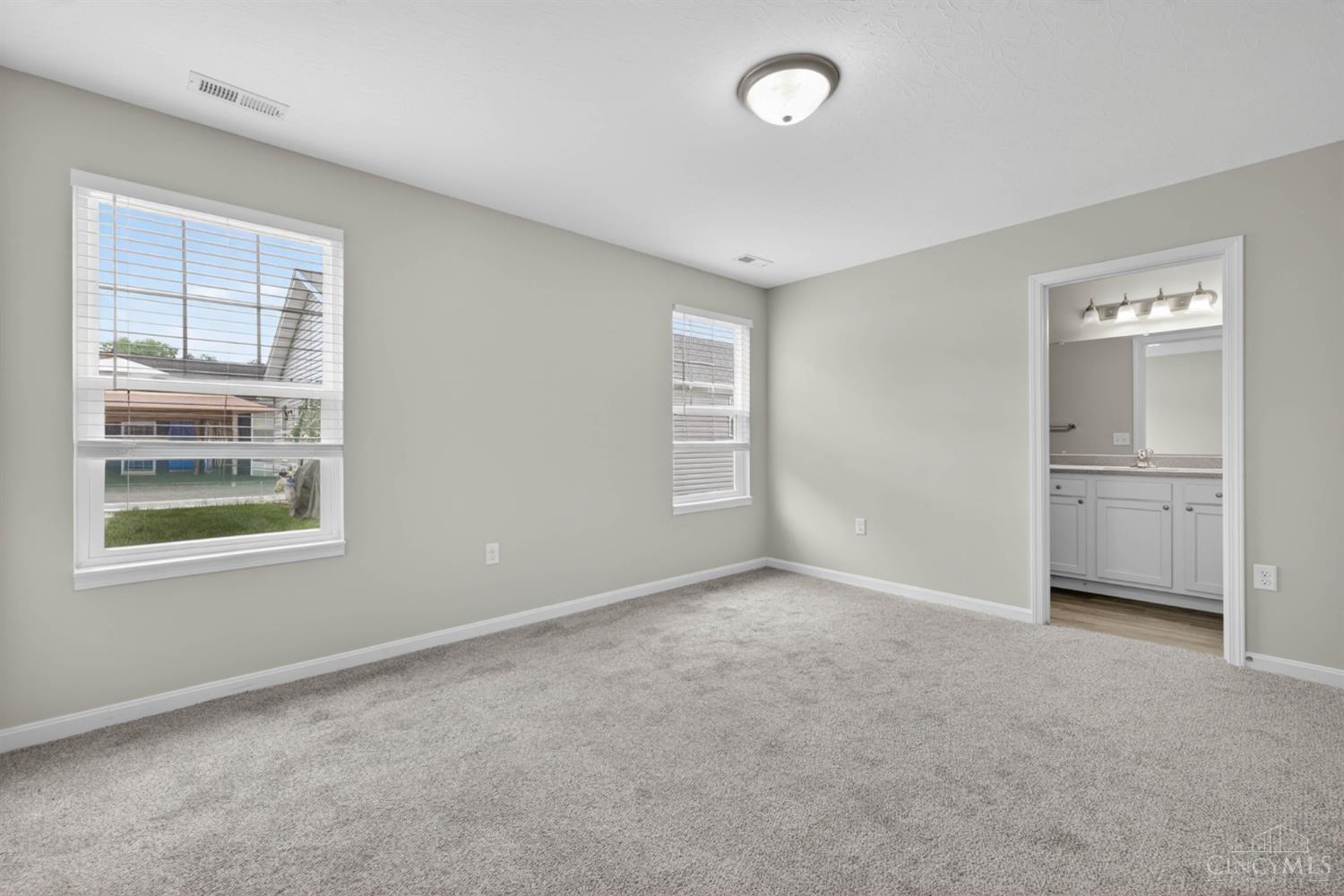 605 Diamond Loop Property Photo 33