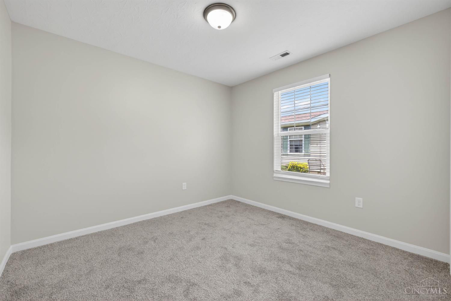 605 Diamond Loop Property Photo 34