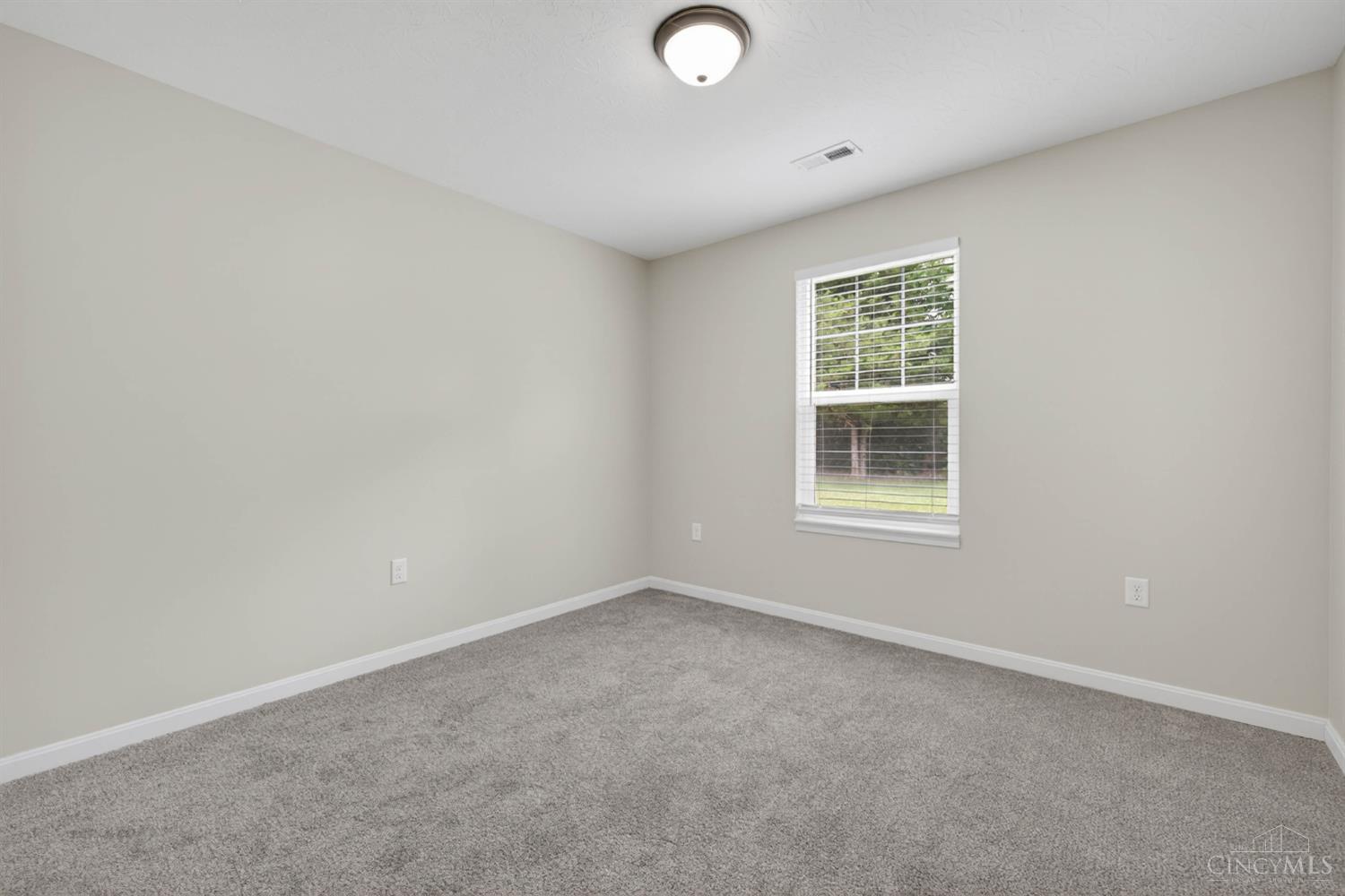 605 Diamond Loop Property Photo 35