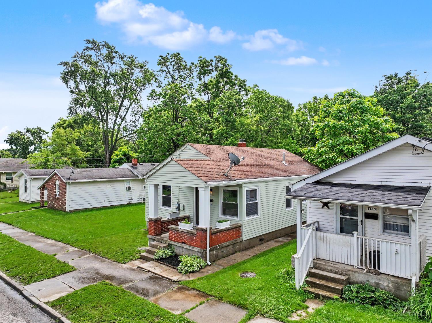 1161 Hunt Avenue Property Photo 2