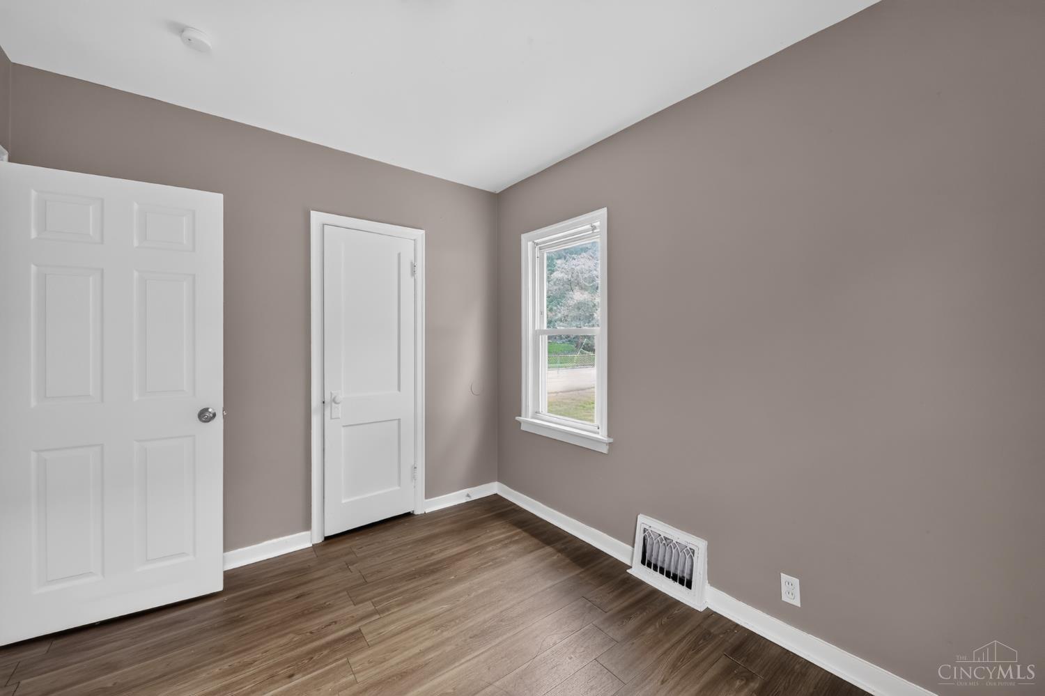 779 Symmes Avenue Property Photo 19