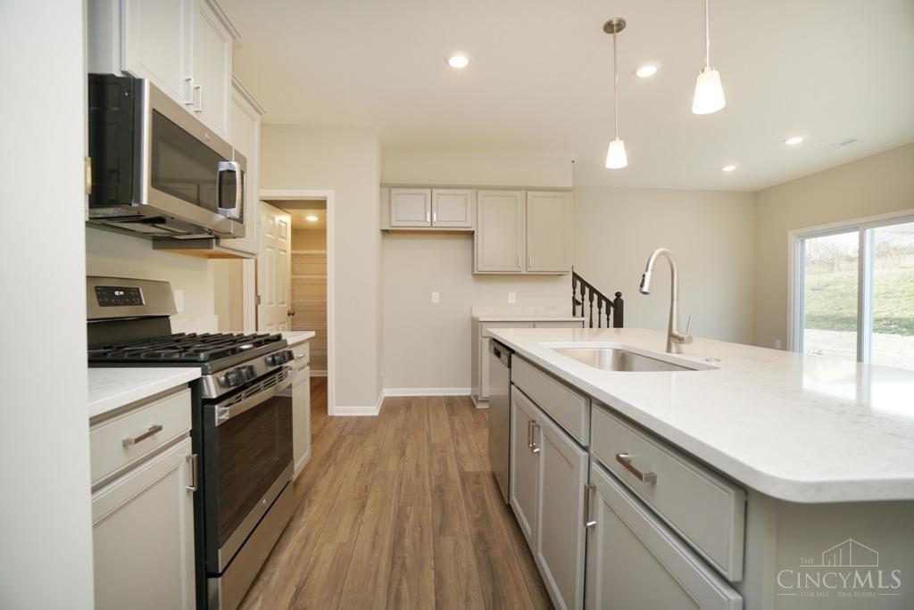5570 Boulder Court Property Photo 6