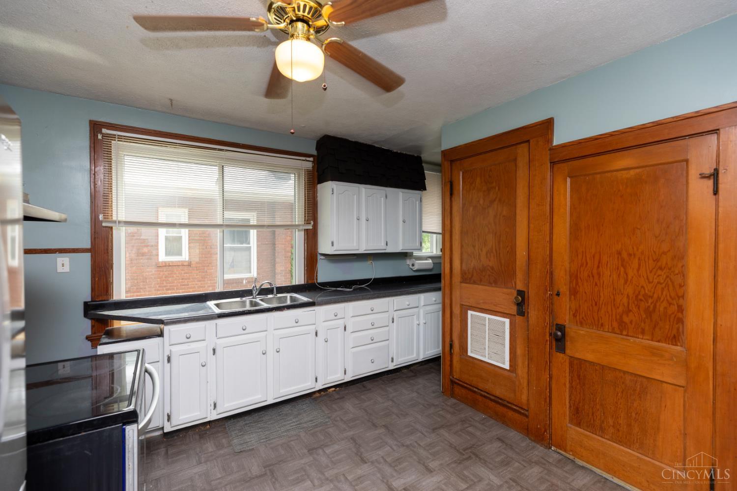 1031 Schiff Avenue Property Photo 8