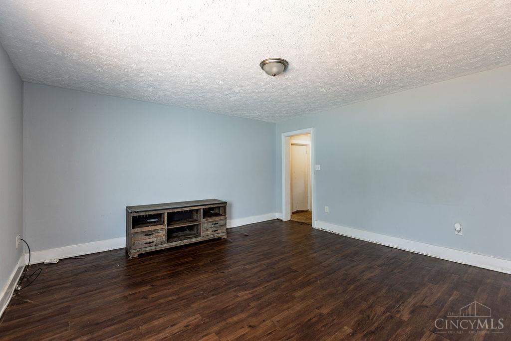 4900 Genesee Avenue Property Photo 5