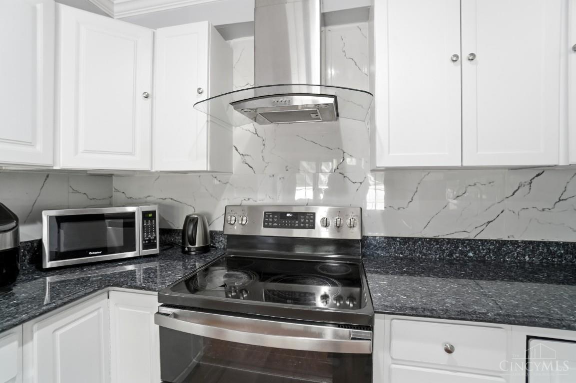 5081 Parkside Drive Property Photo 14