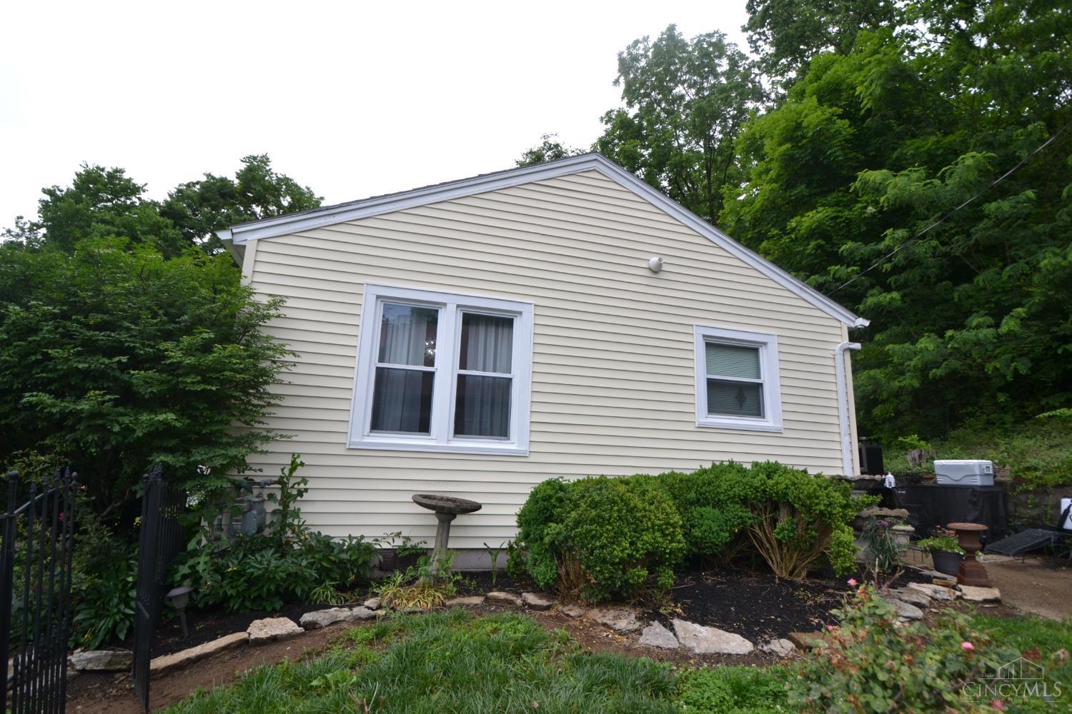 576 Mountain Street Property Photo 20