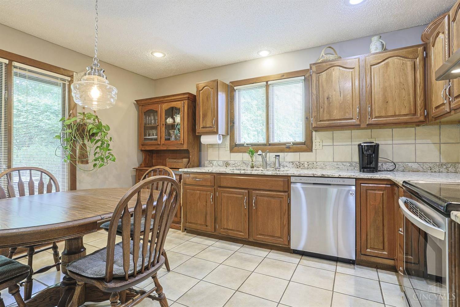 19 Lora Lane Property Photo 18