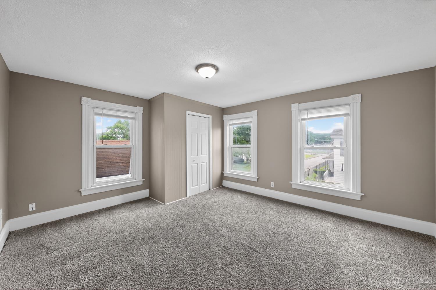 306 Washington Street Property Photo 11