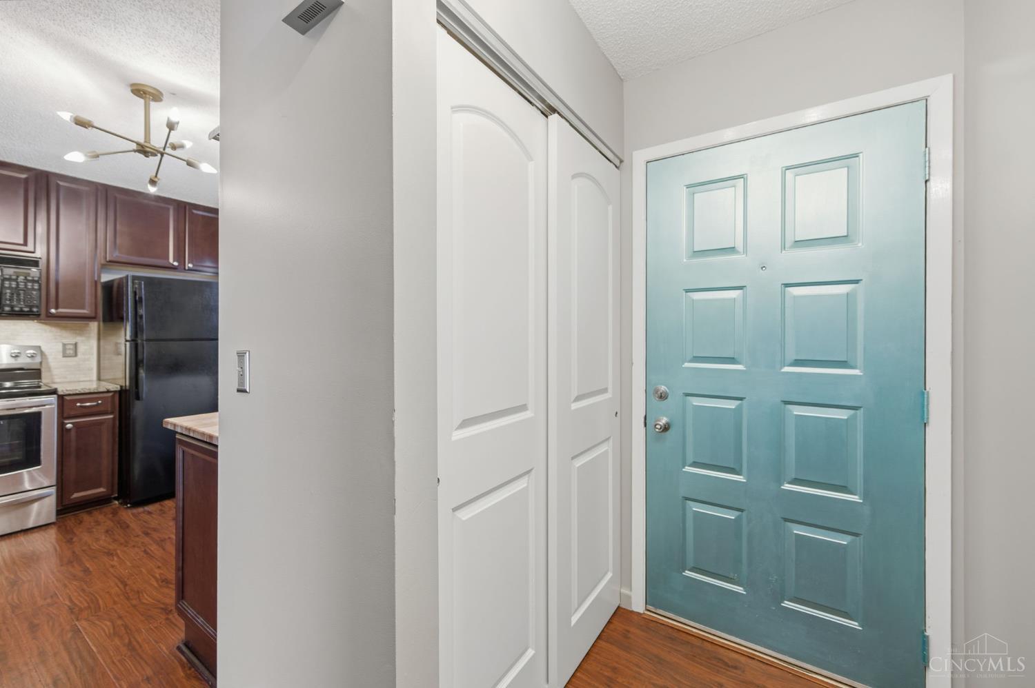 5254 Pros Drive Property Photo 3