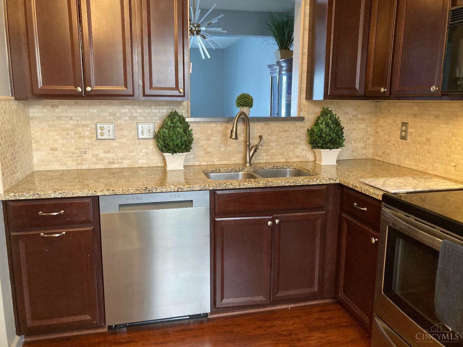 5254 Pros Drive Property Photo 6