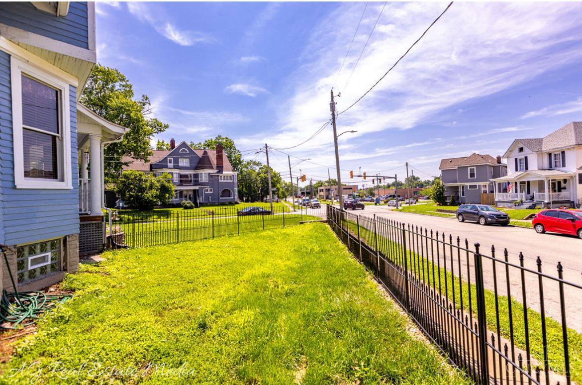 121 Eaton Avenue Property Photo 30