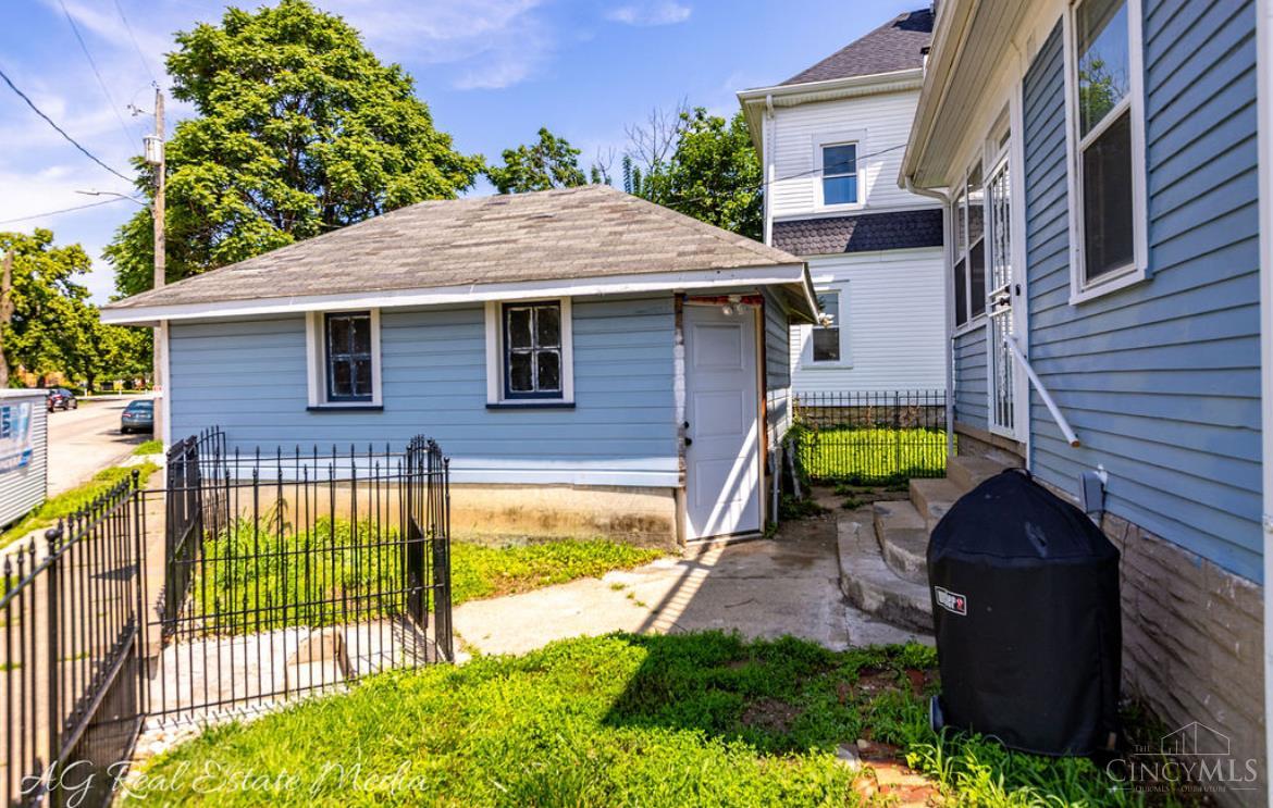 121 Eaton Avenue Property Photo 31
