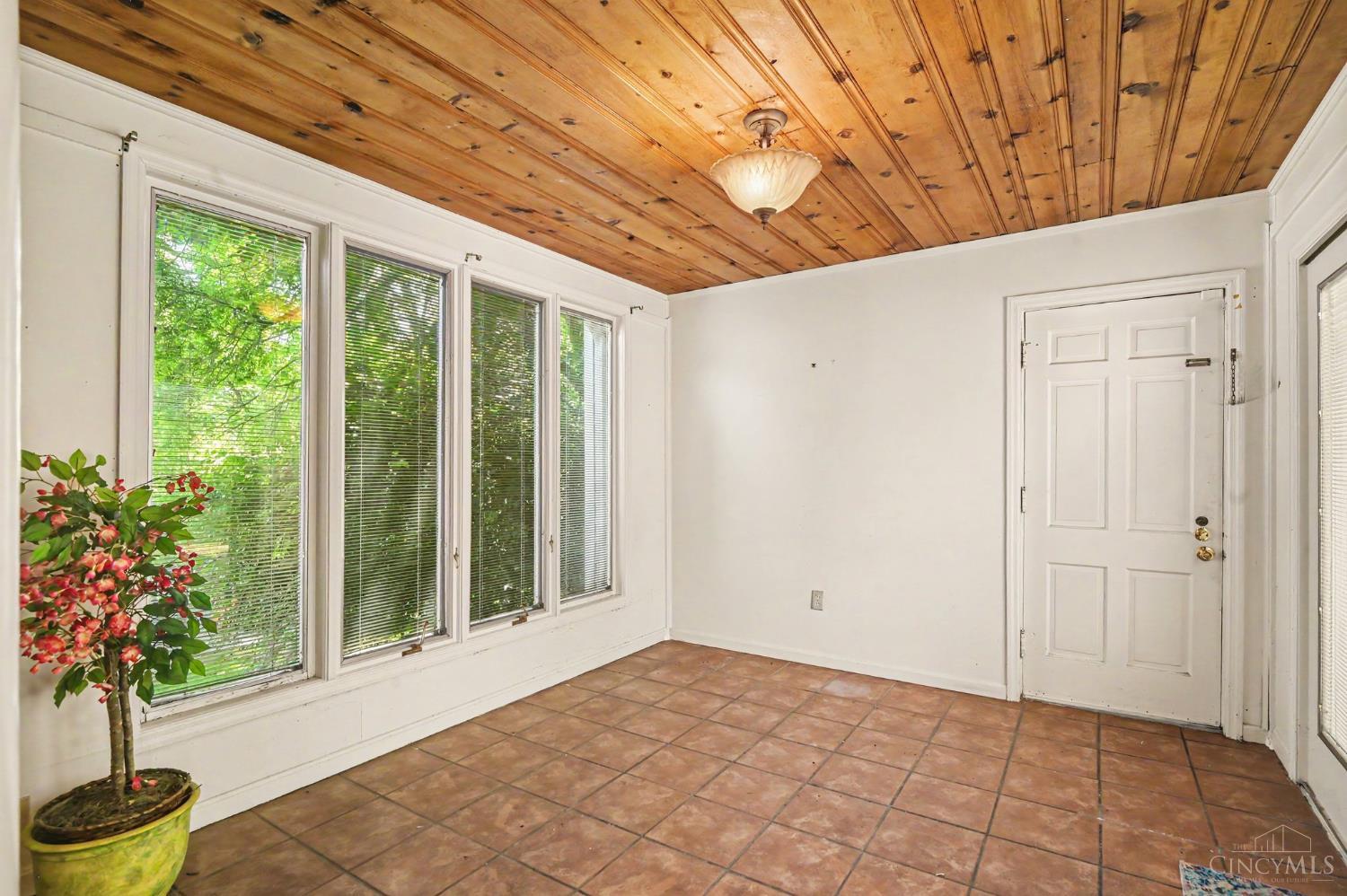 119 Forest Avenue Property Photo 11