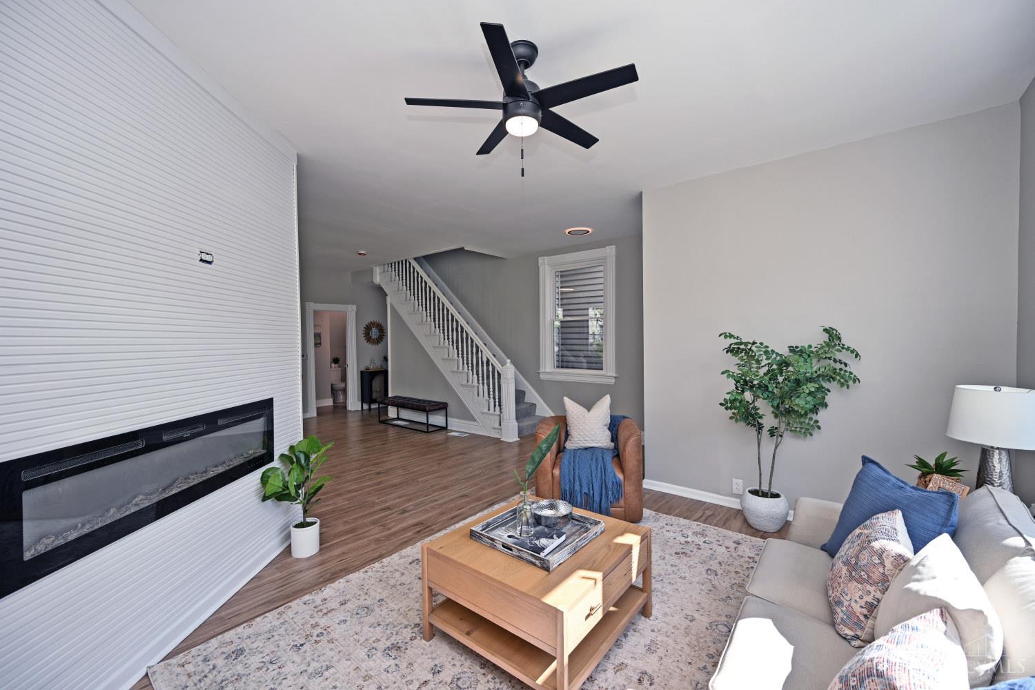 3216 Hackberry Street Property Photo 8