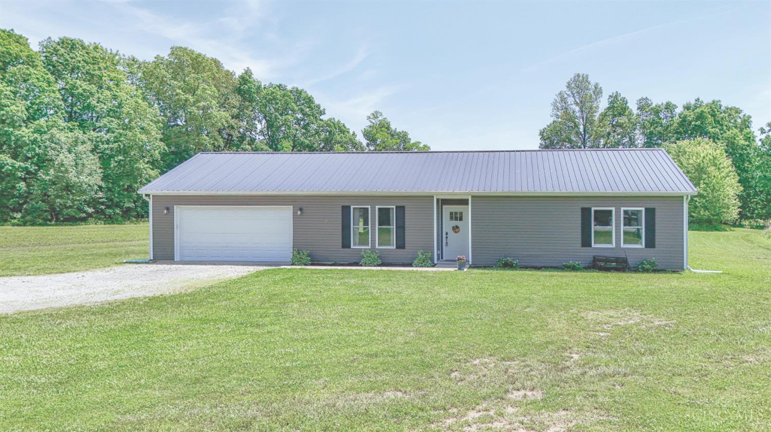1038 Pansy Pike Property Photo 1