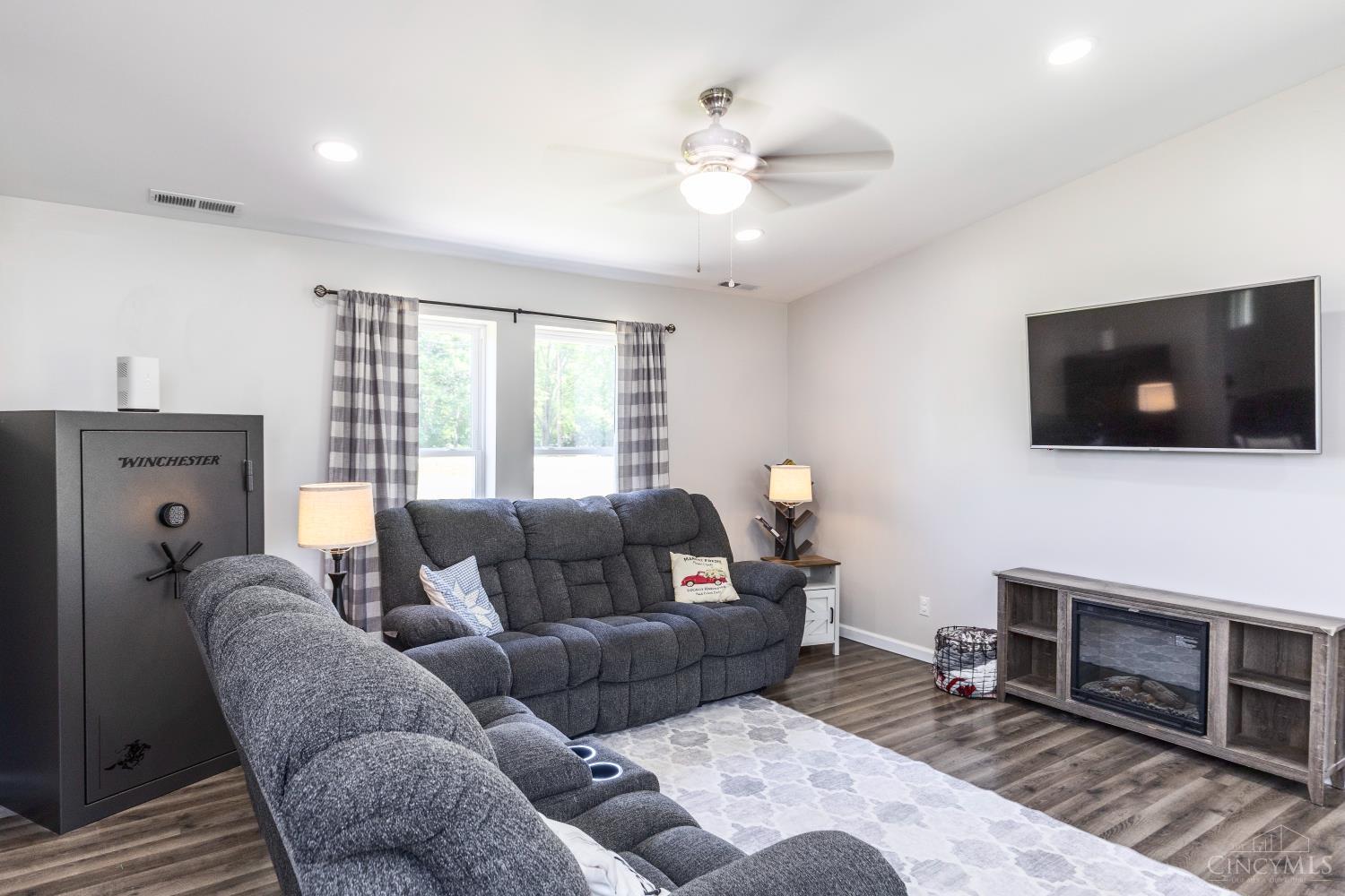 1038 Pansy Pike Property Photo 6