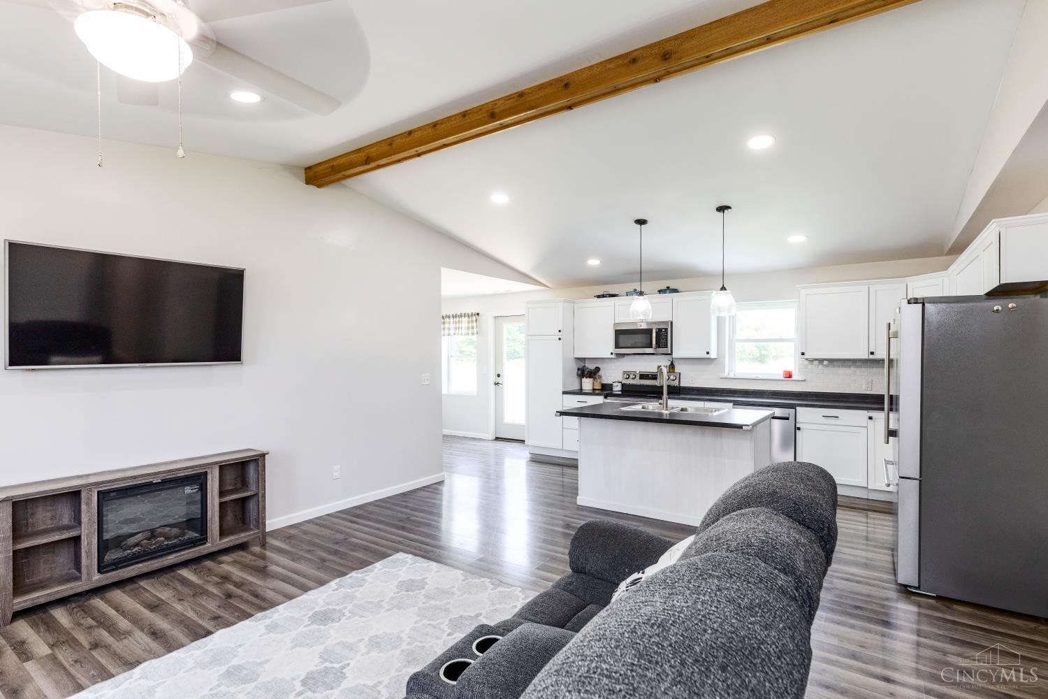 1038 Pansy Pike Property Photo 8