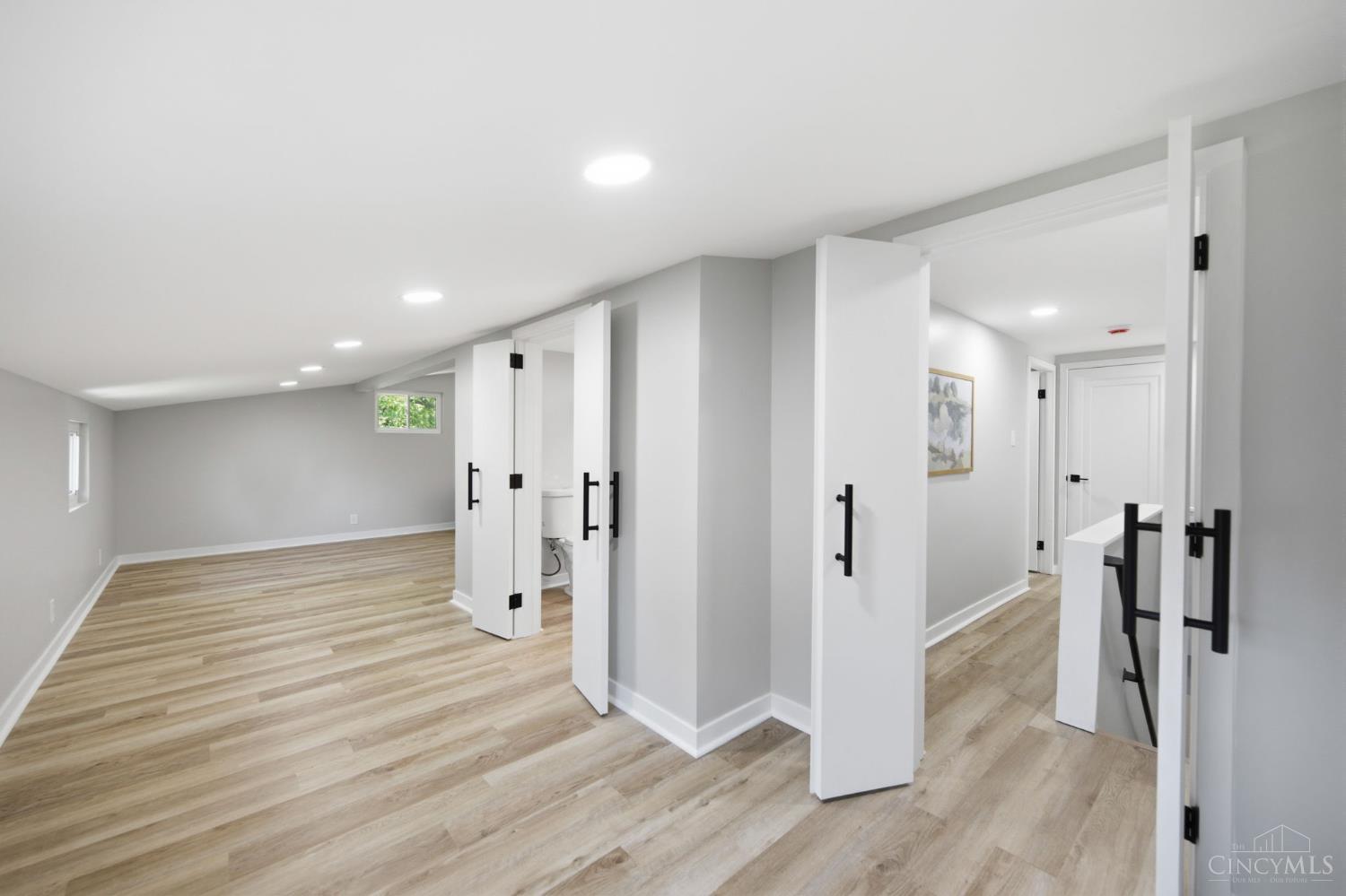 8801 Plainfield Road Property Photo 25