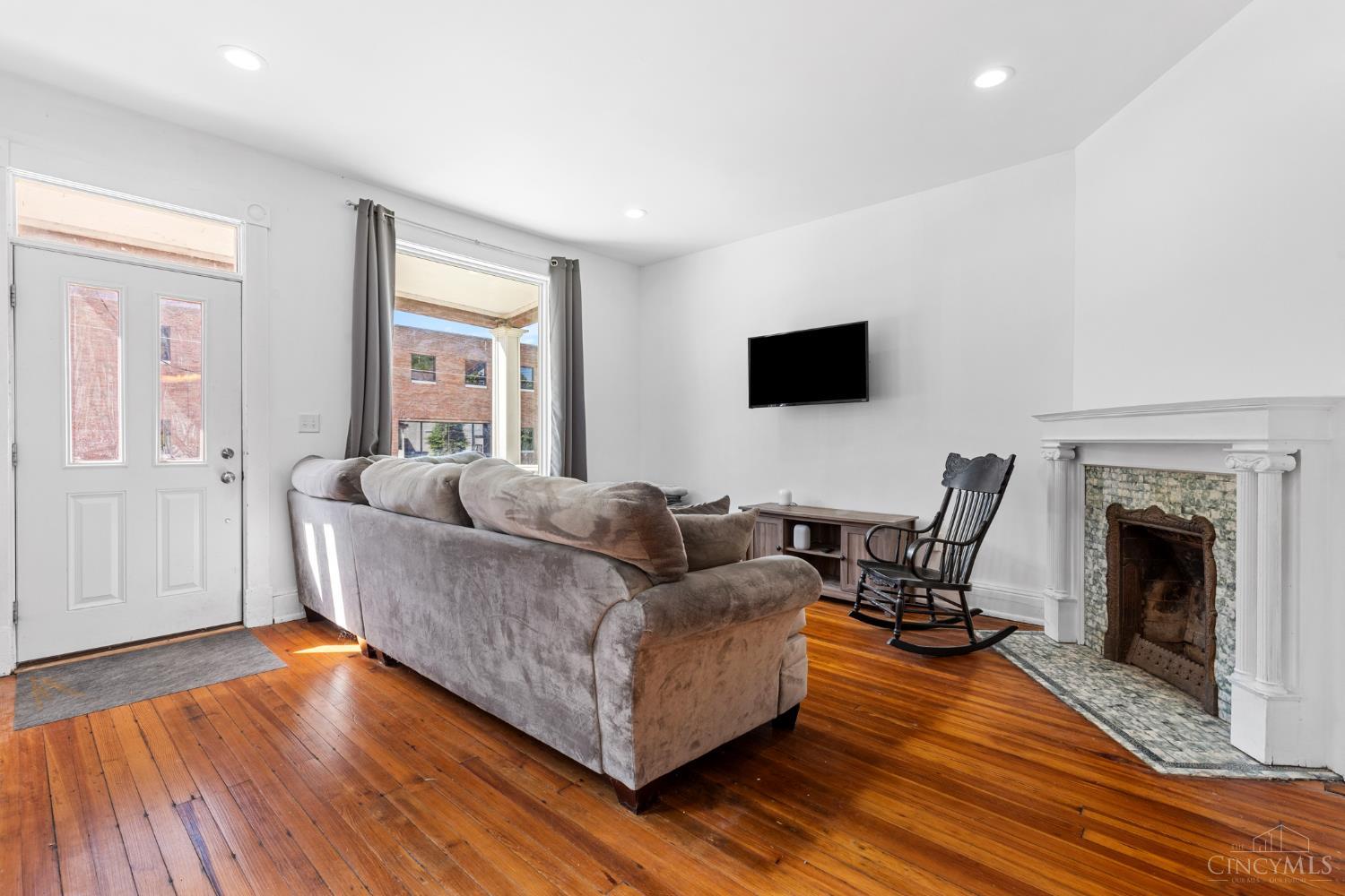 249 Mccullough Street Property Photo 3