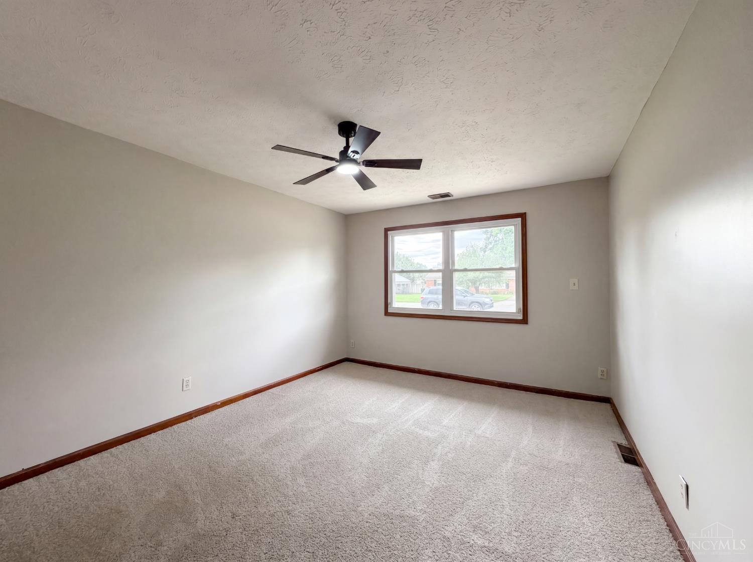 836 Walter Avenue Property Photo 4