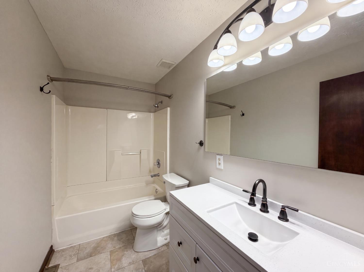 836 Walter Avenue Property Photo 6