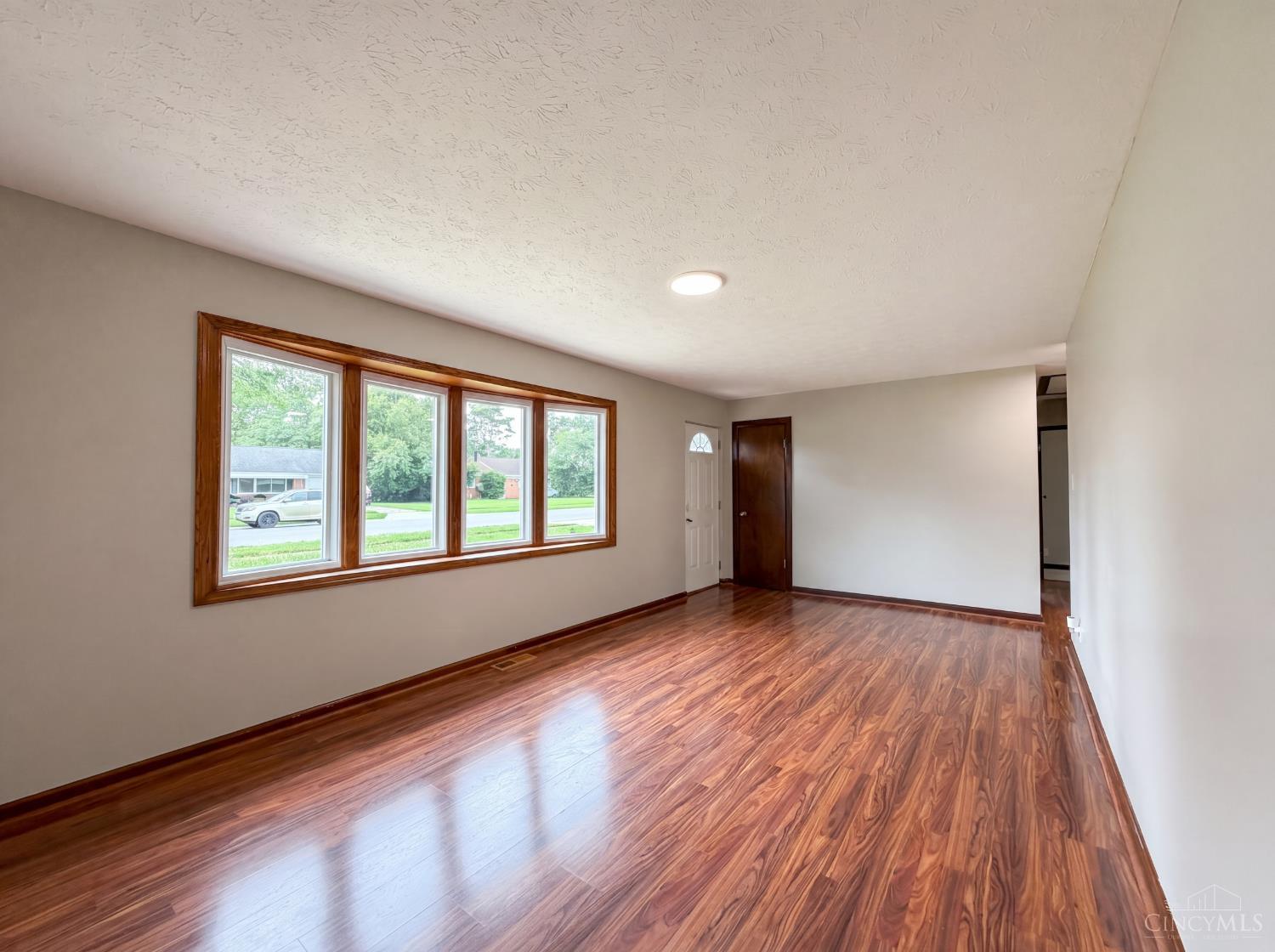 836 Walter Avenue Property Photo 8
