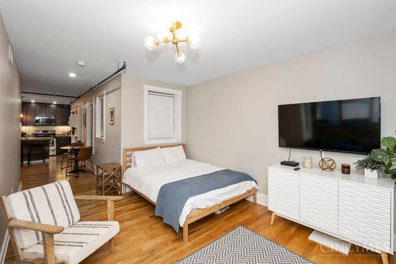 1415 Vine Street Property Photo 4