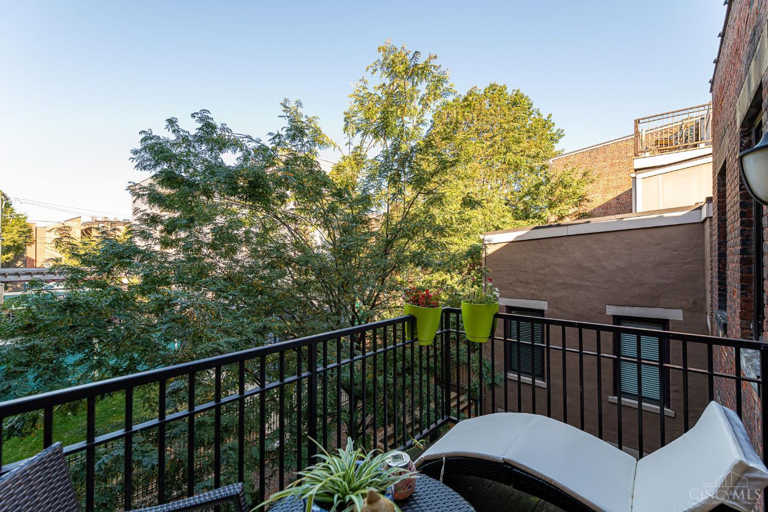 1415 Vine Street Property Photo 7