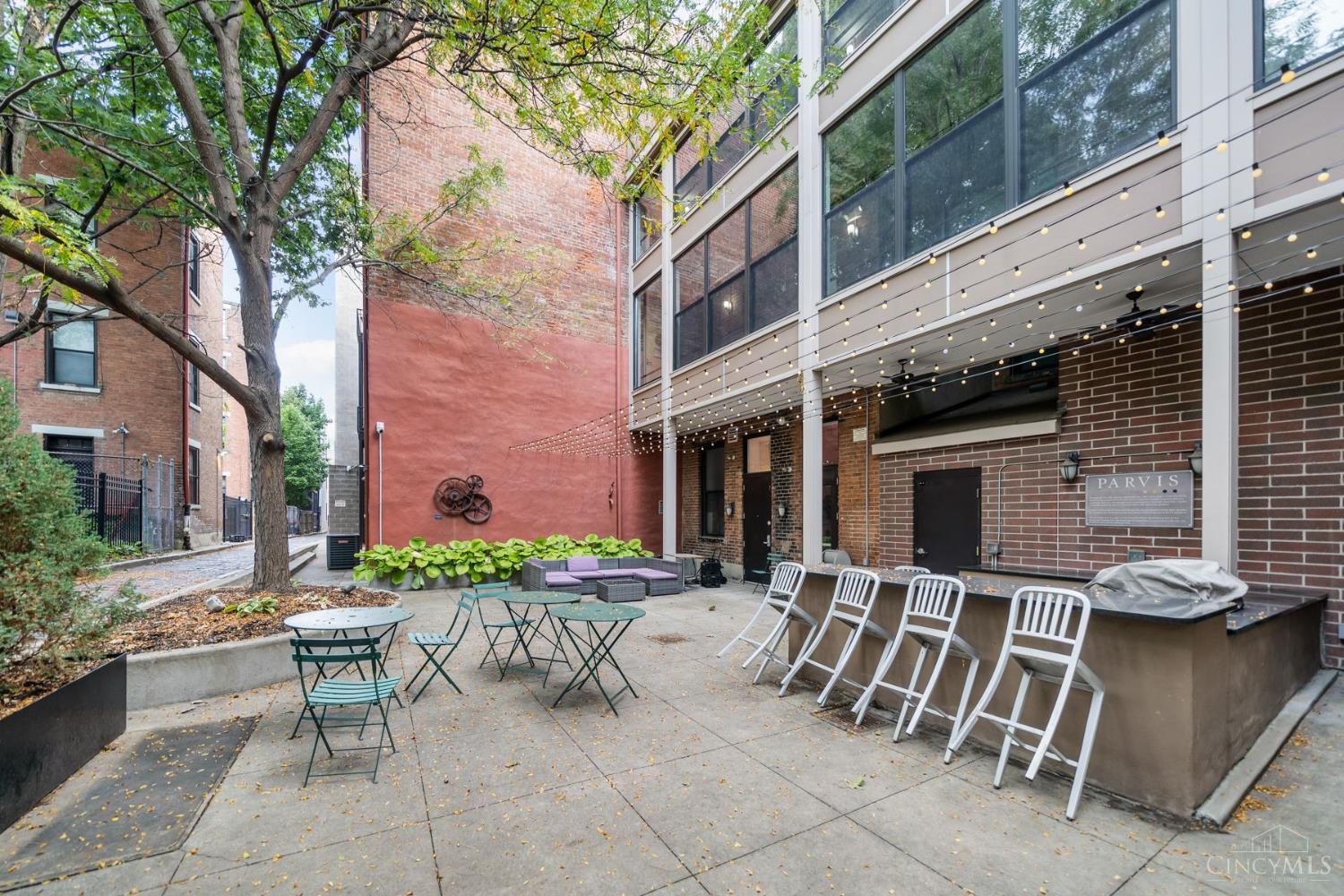 1415 Vine Street Property Photo 8
